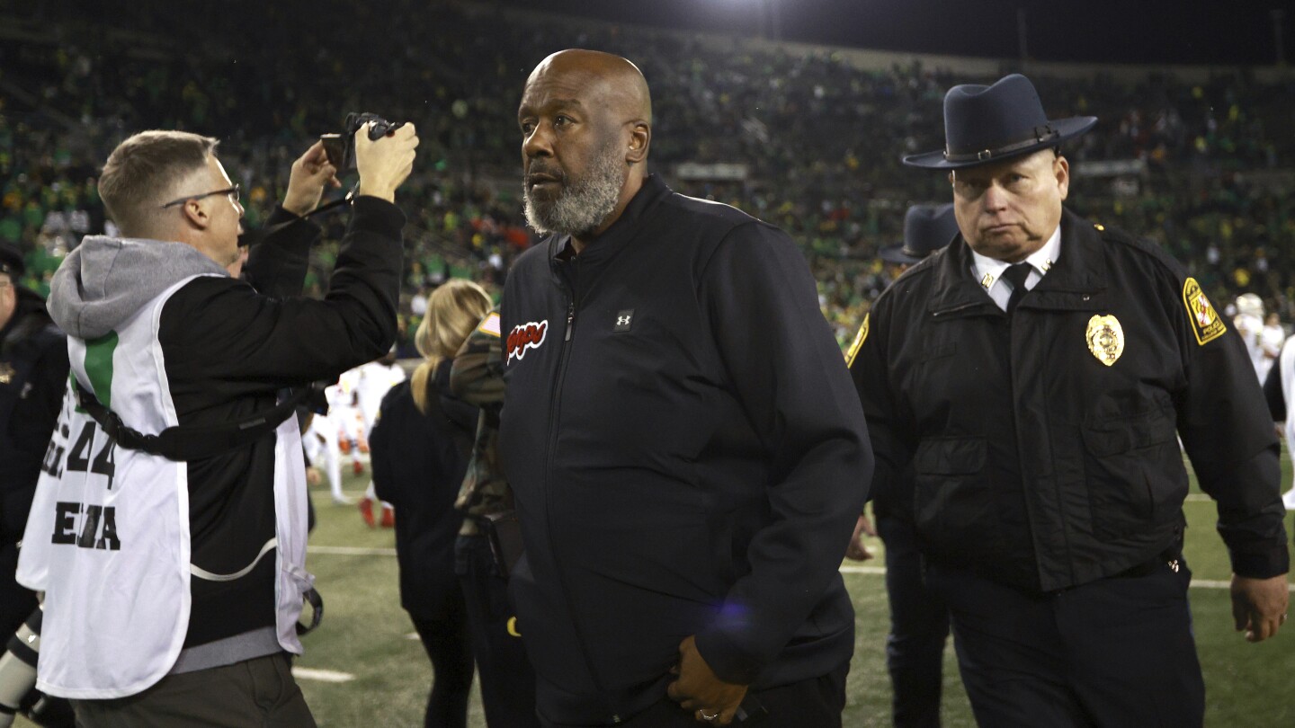 Iowa Defeats Maryland, Eliminates Bowl Hopes