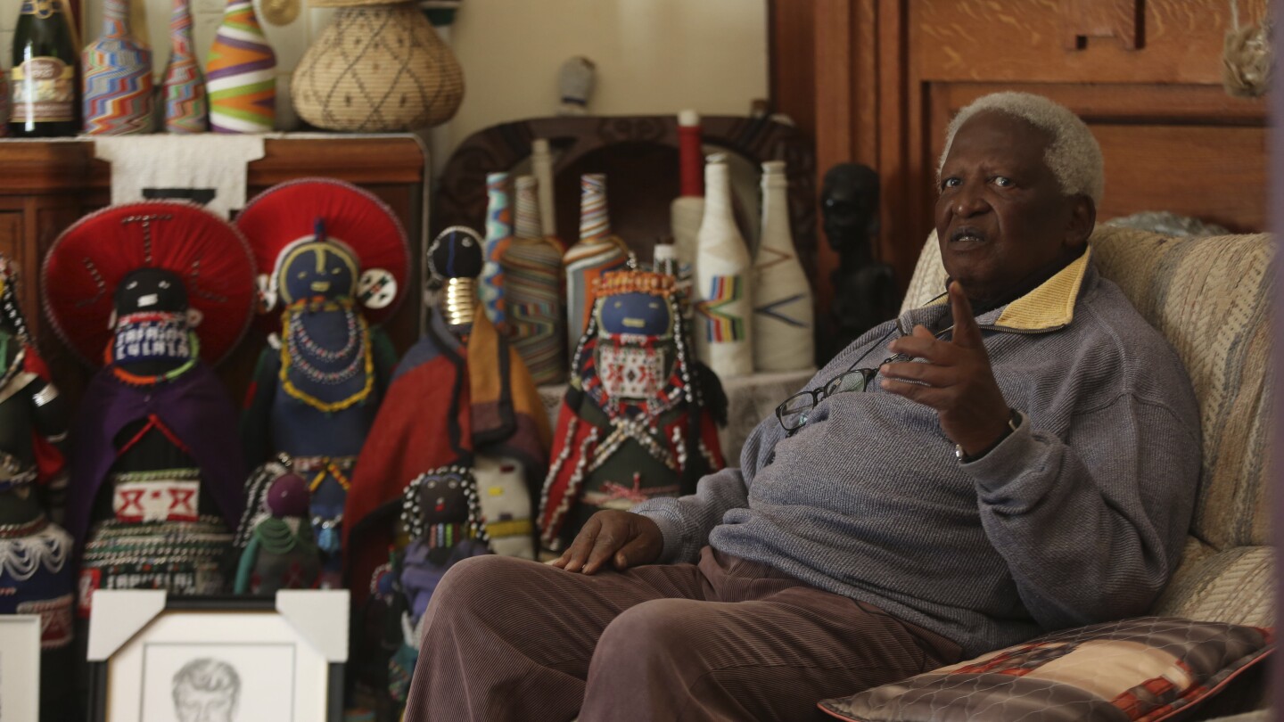 Питър Магубейн, южноафрикански фотограф, уловил 40 години апартейд, почина на 91 години