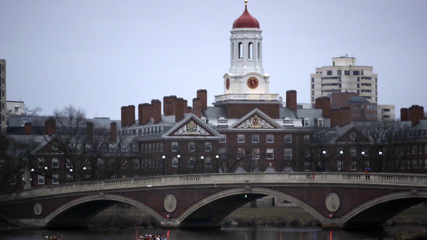 Harvard y gobierno de Trump disputarán en la corte el congelamiento de subvenciones