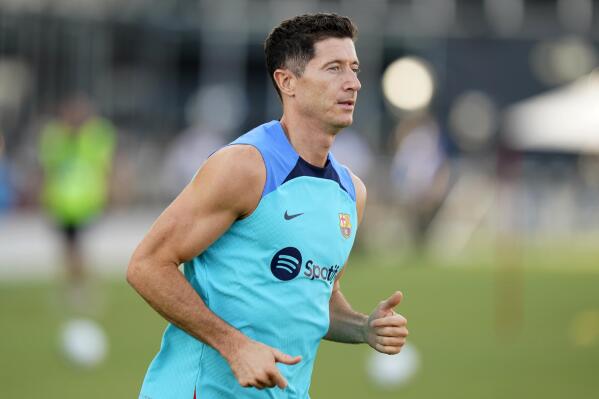 Lewandowski says he's ready to make history with Barcelona