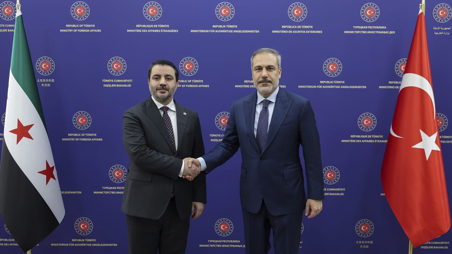 Turkish Airlines will resume flights to Damascus, officials say after visit by Syria's new rulers