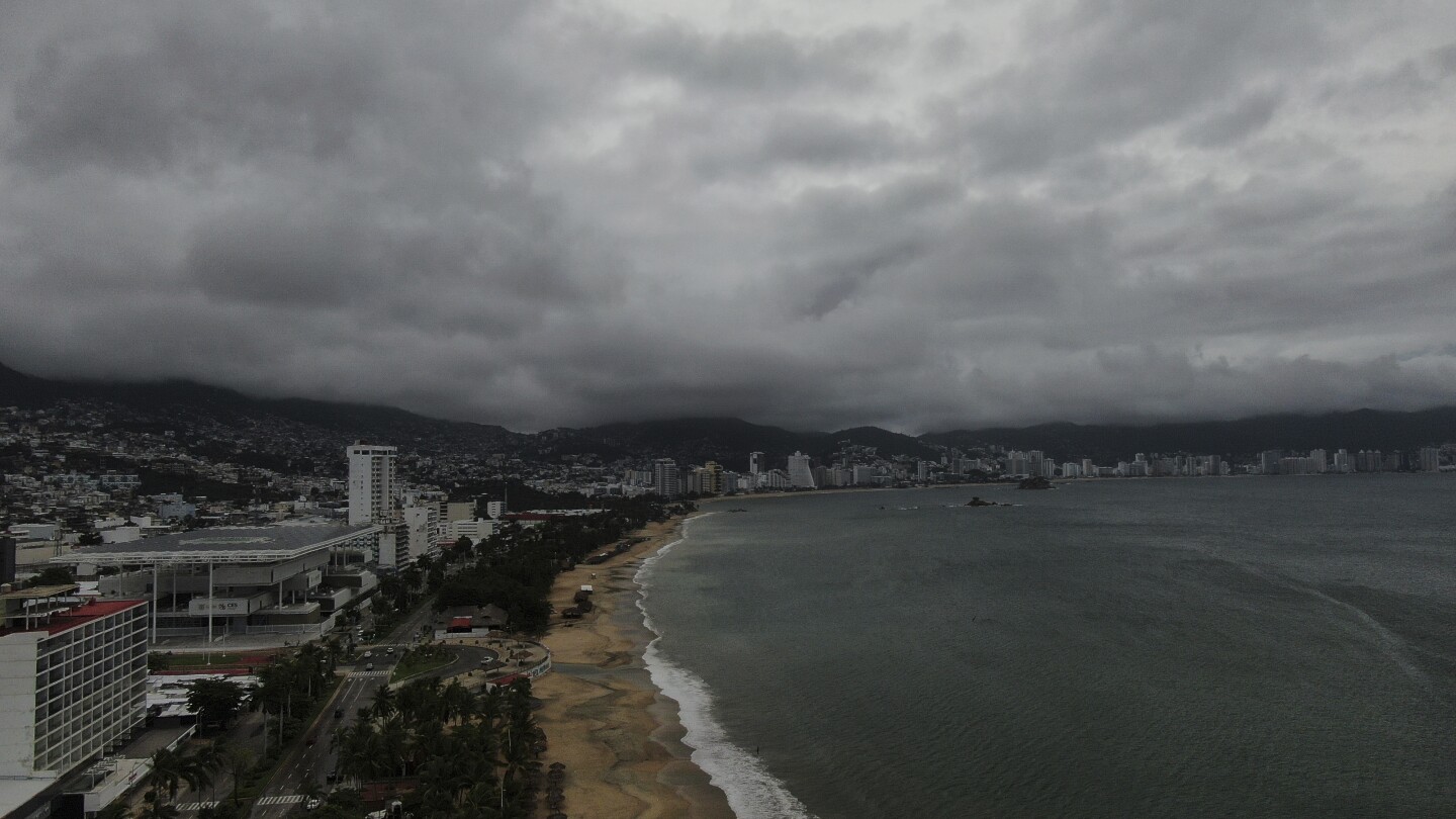 Erick makes landfall in southern Mexico as a Category 3 hurricane