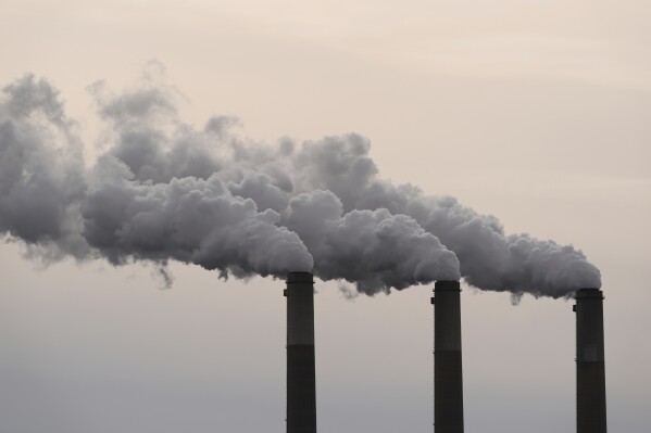 The Jeffrey Energy Center coal-fired power plant operates near Emmett, Kan., Saturday, Jan. 25, 2025. (AP Photo/Charlie Riedel, File)