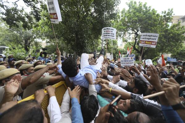 Indian Youth Congress today, staged a protest against NDA Government and  Prime Minister Narendra Modi on looting the Nation. – AA News