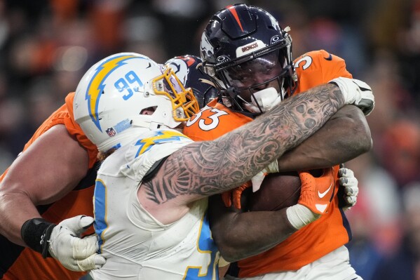 Stidham uneven in 1st start in place of Wilson as Broncos rely on defense  to beat Chargers 16-9 | AP News