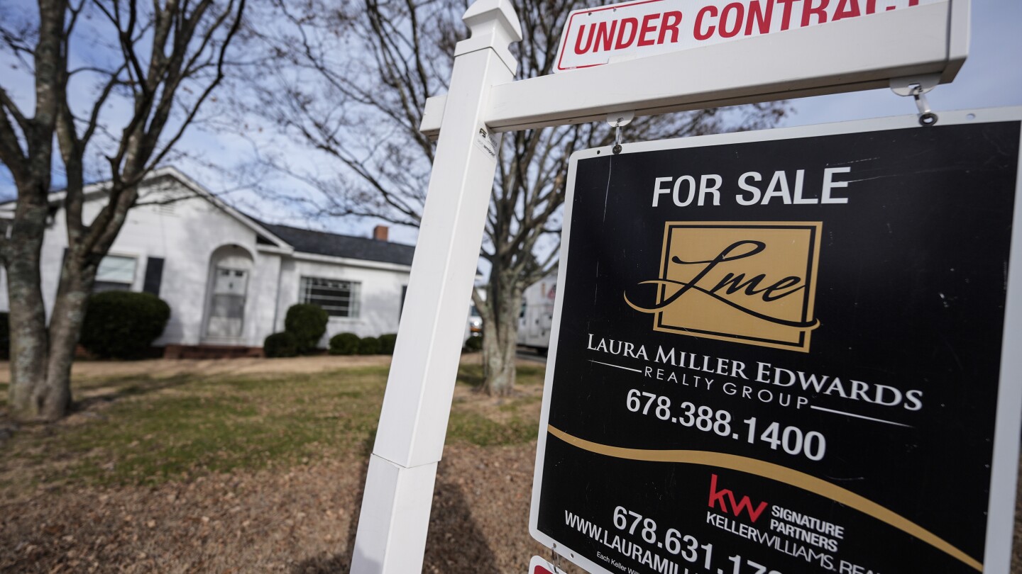 2023 г. беше най-бавната година за продажбите на жилища в САЩ от почти 30 години, тъй като високите лихви по ипотечните кредити разочароваха купувачите