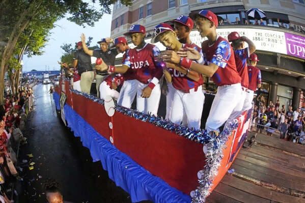 Cuba welcomed at Little League World Series and holds Japan to a