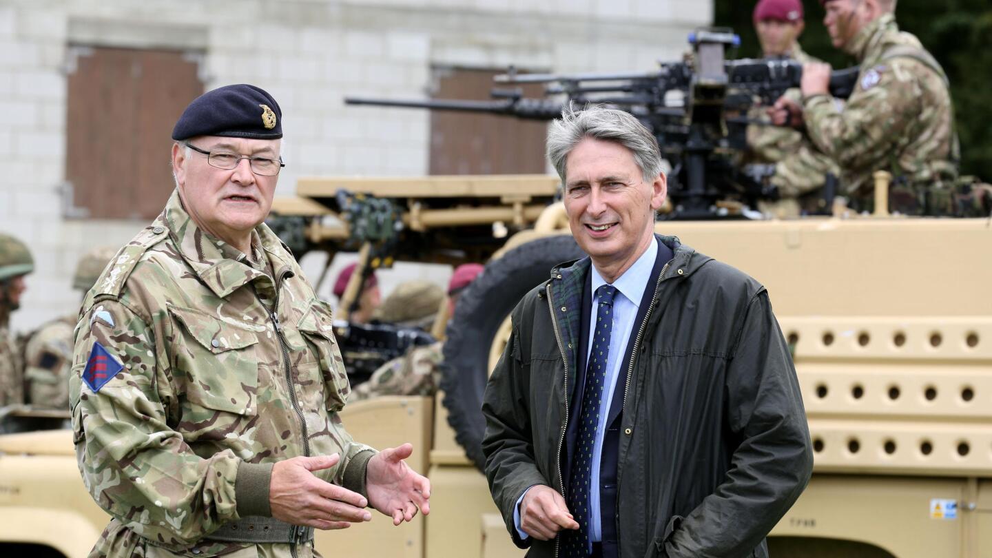 Inggris menguraikan perubahan untuk meningkatkan cadangan tentara