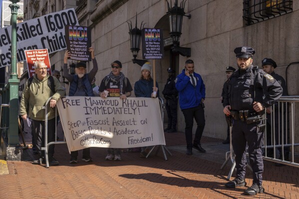 Protesters demonstrate in support of Palestinian activist Mahmoud Khalil outside Columbia University, Monday, March 10, 2025, in New York. (AP Photo/Yuki Iwamura)