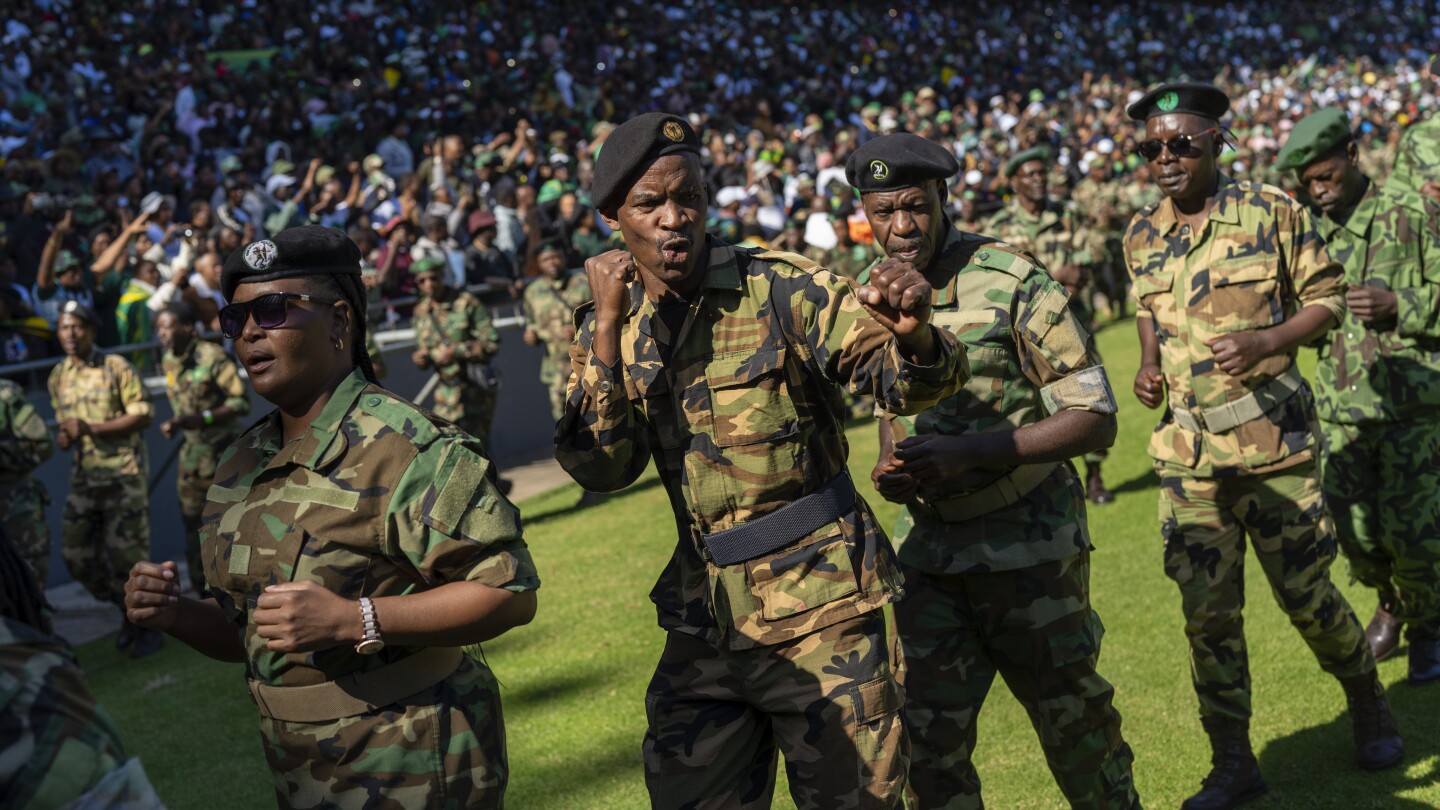 КЕЙПТАУН, Южна Африка (АП) — Бившият южноафрикански президент Джейкъб Зума