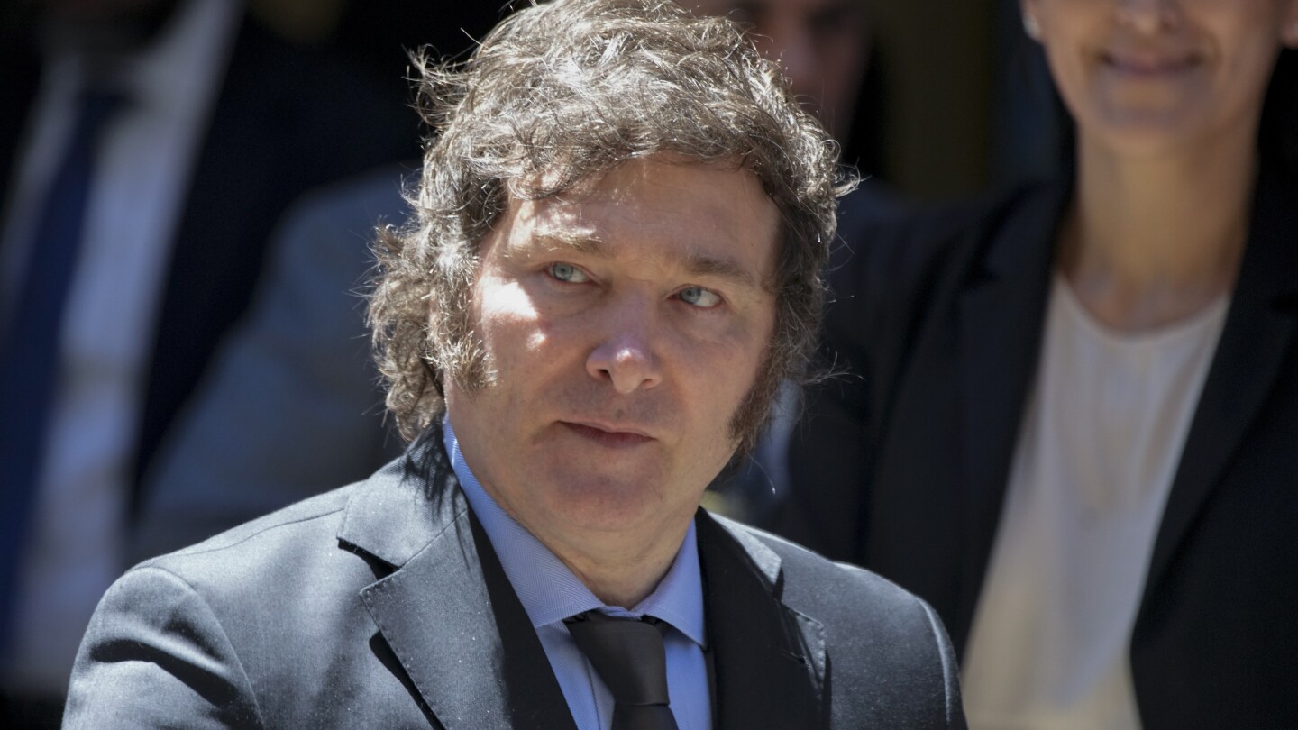 La inflación en Argentina se desacelera por segundo mes mientras el presidente Milei continúa impulsando medidas de austeridad