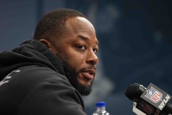Chicago Bears interim head coach Thomas Brown speaks to members of the media at Halas Hall a day after the team's last game of the season against Green Bay, Monday, Jan. 6, 2025, in Chicago. (AP Photo/Erin Hooley)