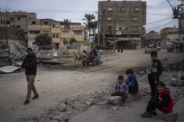 Airstrike from Israeli hostage rescue wipes out whole Palestinian circle of relatives in Gaza border the city