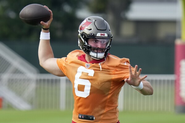 Mayfield, Trask competing to become Buccaneers starter, hoping to make one  another better