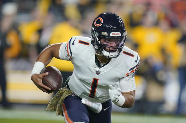 Bears QB Justin Fields Leaves Game with Apparent Injury