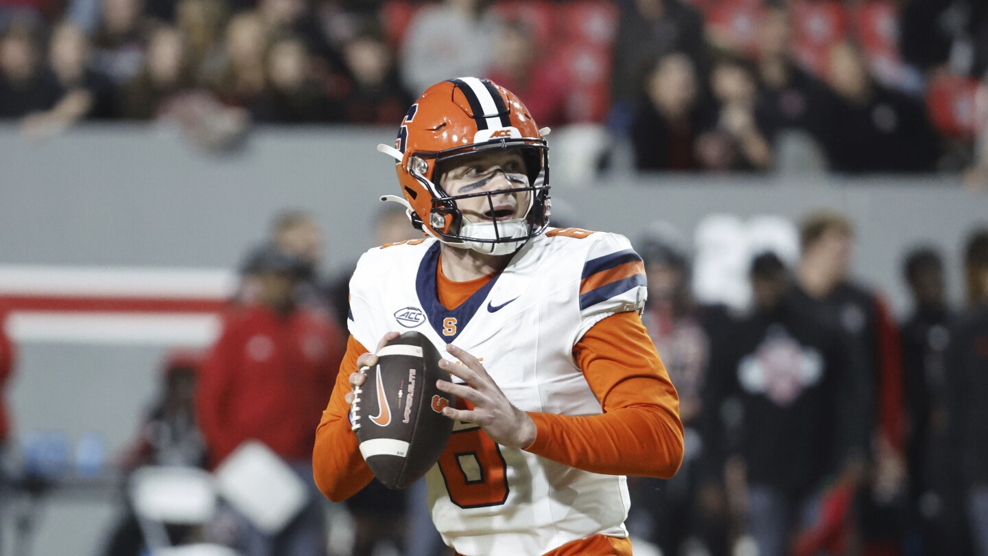 Syracuse Tops Cal 33-25 in College Football