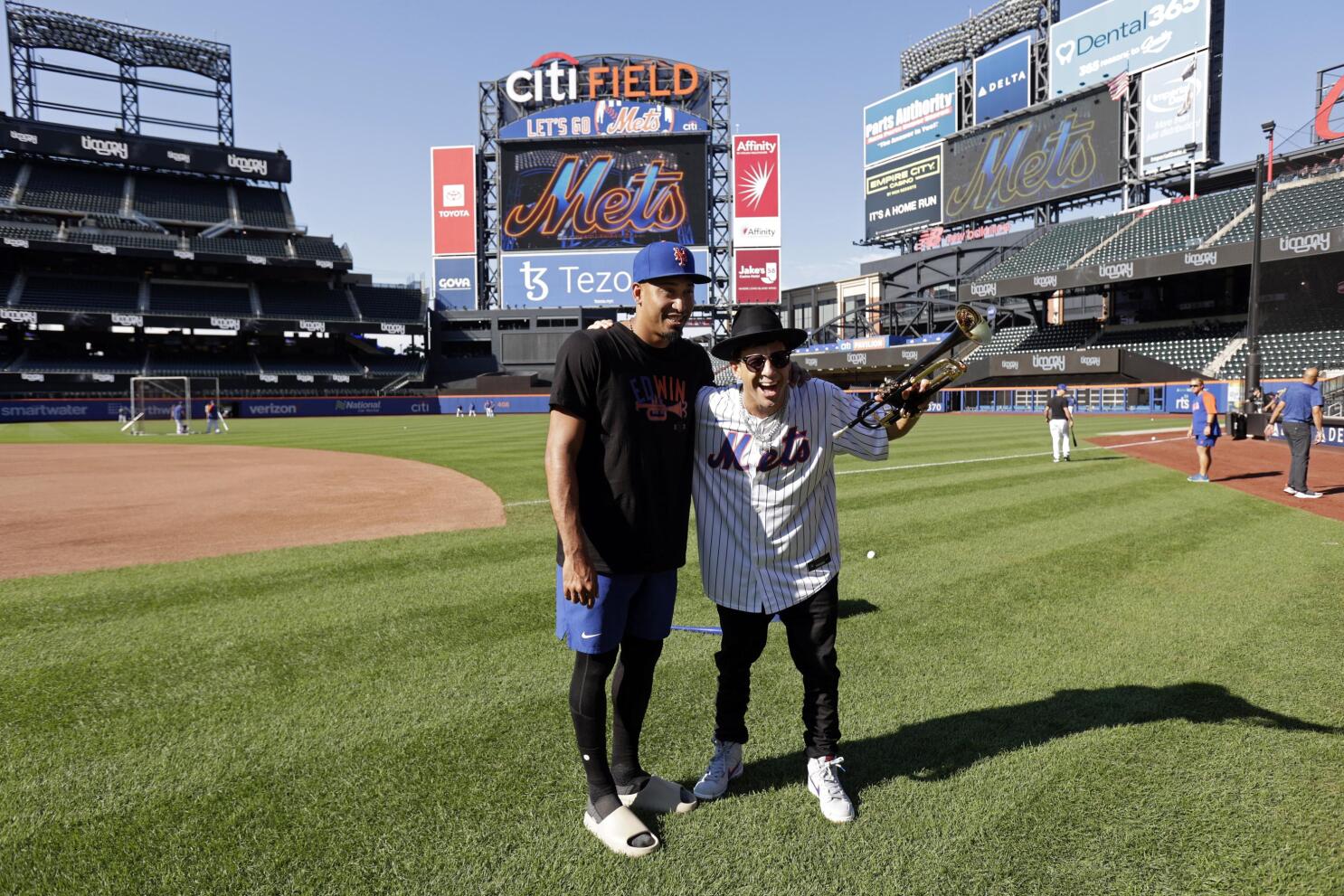 SNY on X: .@TimmyTrumpet performs Take Me Out to the Ballgame