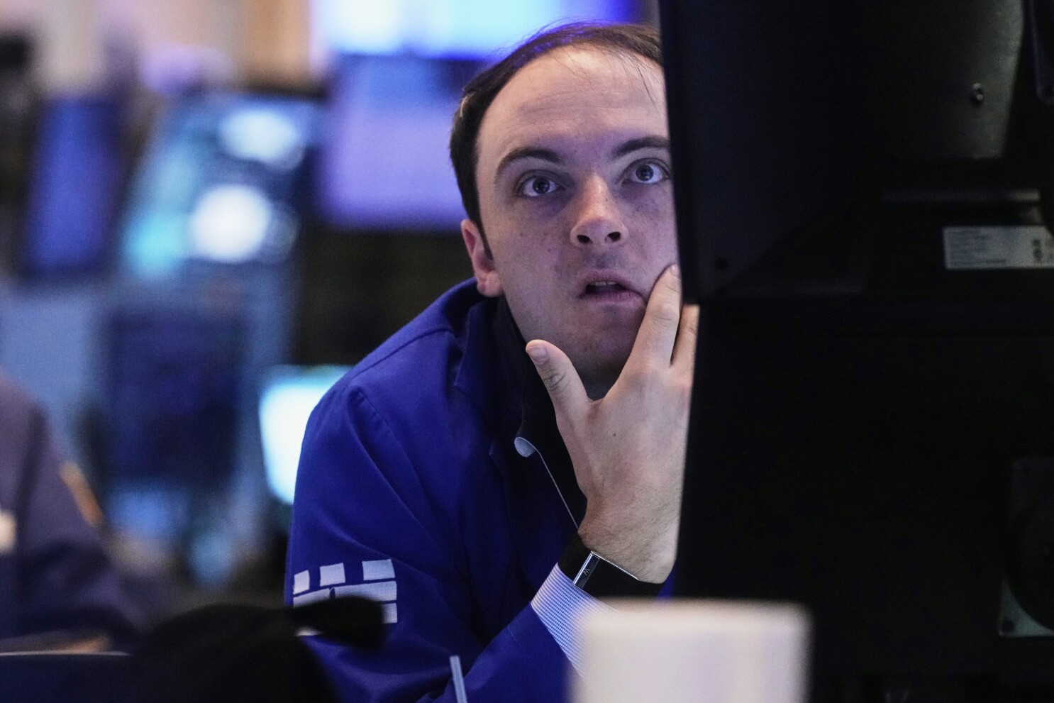 Wall Street tumbles under the weight of rising Treasury yields and US debt worries