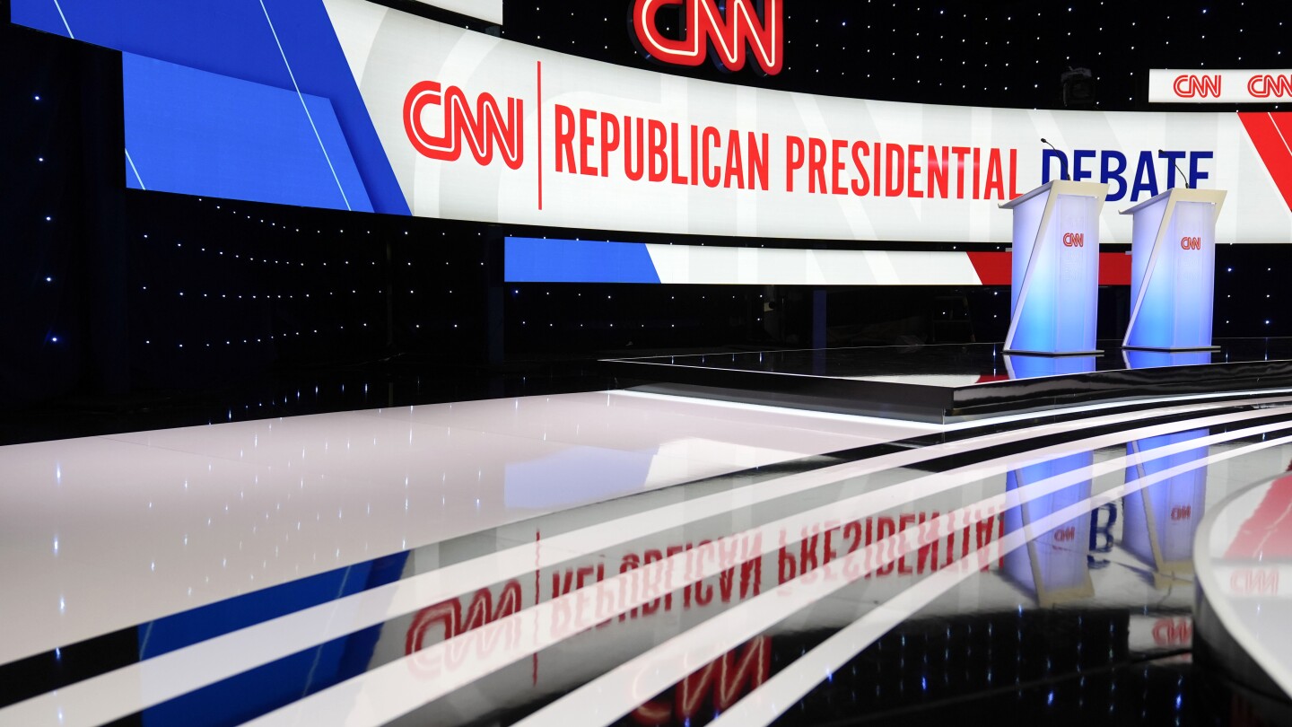 Republican debate live updates: DeSantis and Haley dig into each other’s records-ZoomTech News