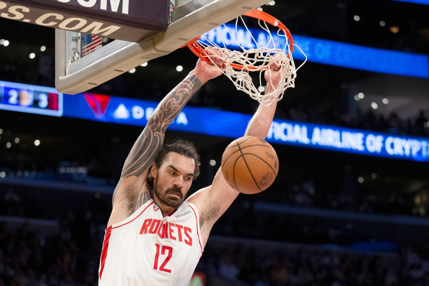 Steven Adams agrees to a 3-year, $39M contract extension with the Rockets, AP source says