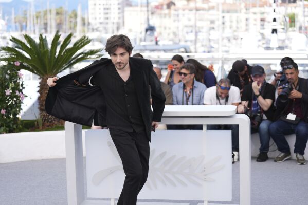 Guillaume Marbeck poses for photographers at the photo call for the film 'Nouvelle Vague' at the 78th international film festival, Cannes, southern France, Sunday, May 18, 2025. (Photo by Lewis Joly/Invision/AP)