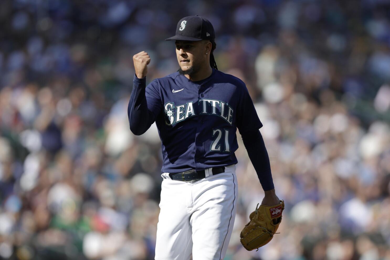 Luis Castillo strikes out 8, surging Mariners drop A's 5-1