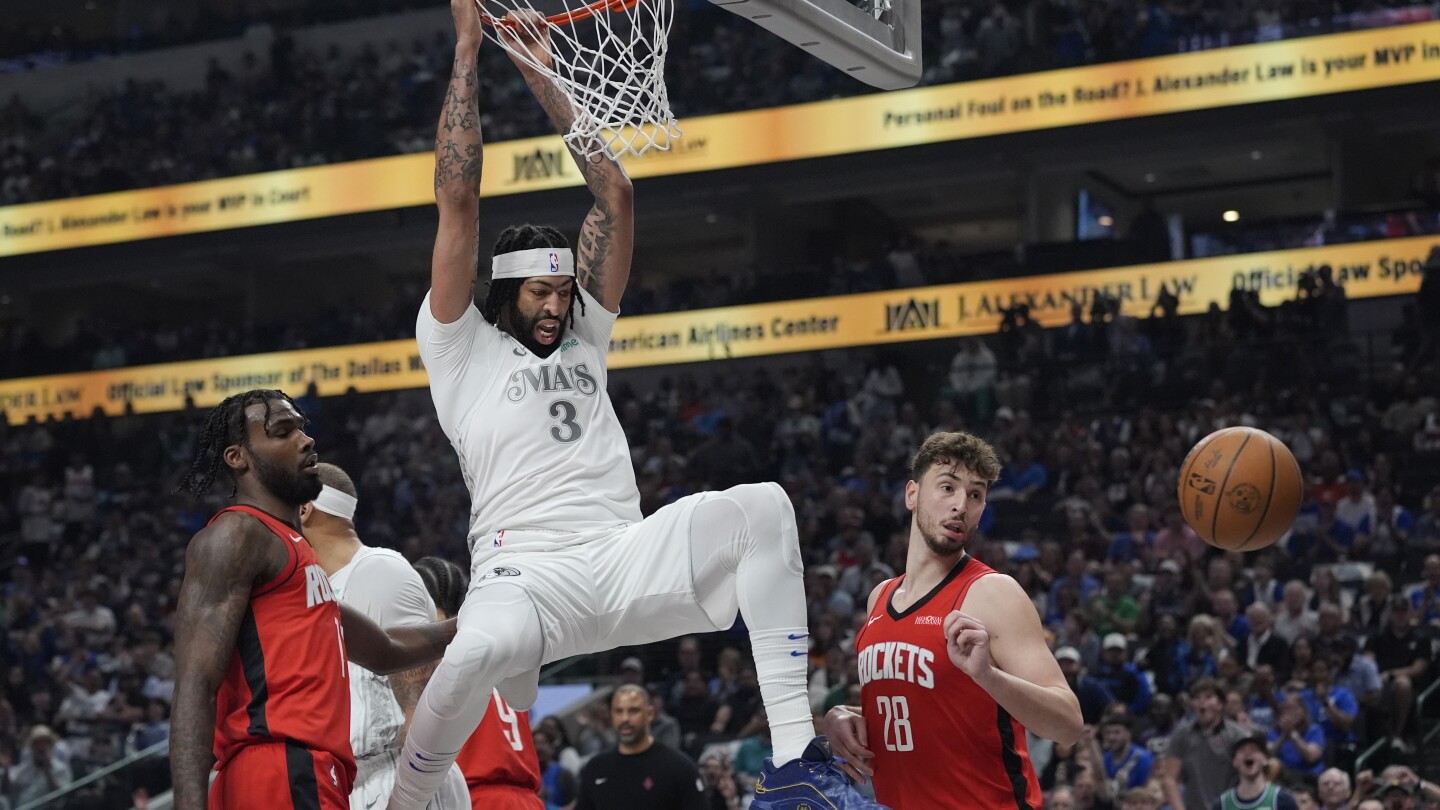 安东尼·戴维斯（Anthony Davis）领导小牛队以116-105的首次亮相火箭队，但由于较低的伤害离开