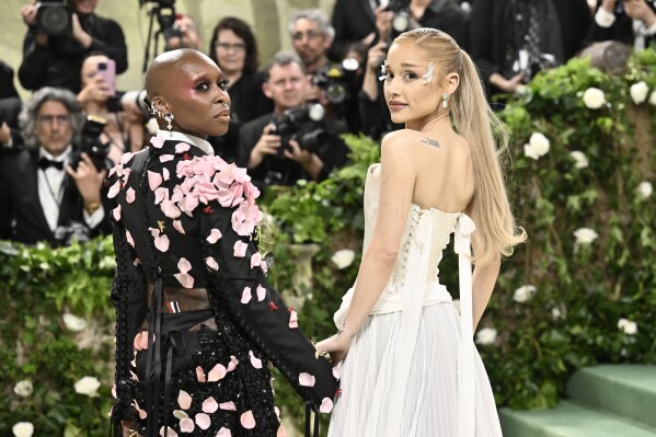 Cynthia Erivo and Ariana Grande. (Photo by Evan Agostini/Invision/AP)