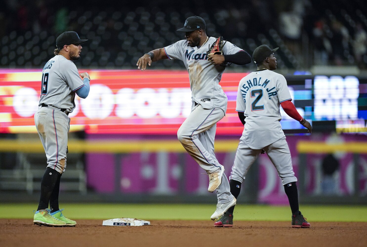 Chisholm homers off deGrom, Marlins beat Mets 3-0