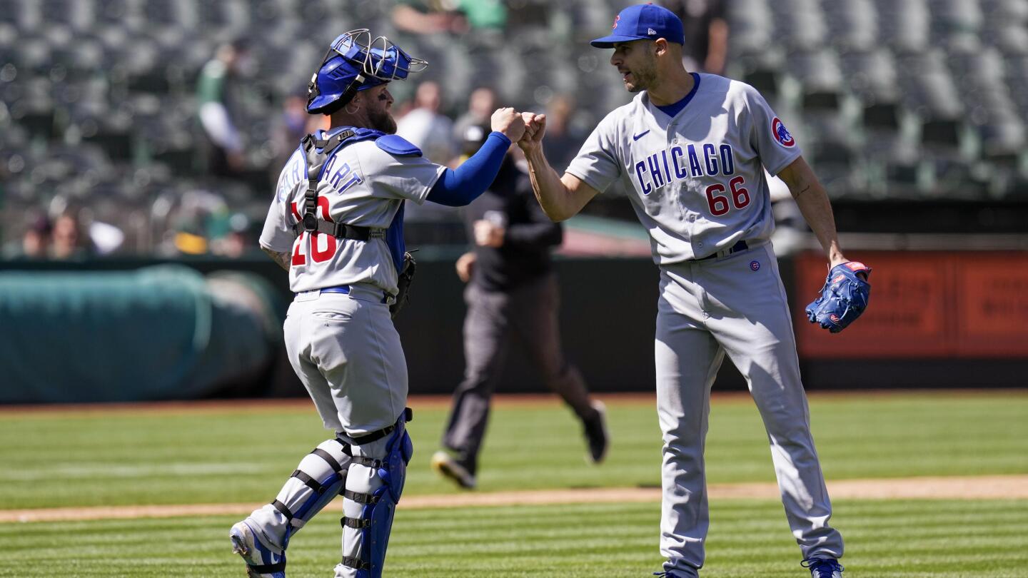 WATCH: Cubs' Dansby Swanson and Eric Hosmer combine for