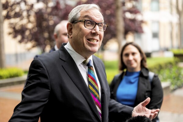 Attorney Jeffrey Kessler arrives at federal court on Monday, April 7, 2025, in Oakland, Calif. (AP Photo/Noah Berger)