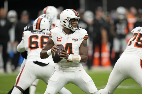 Deshaun Watson says he deserves blame after Browns drop to 1-3 | AP News