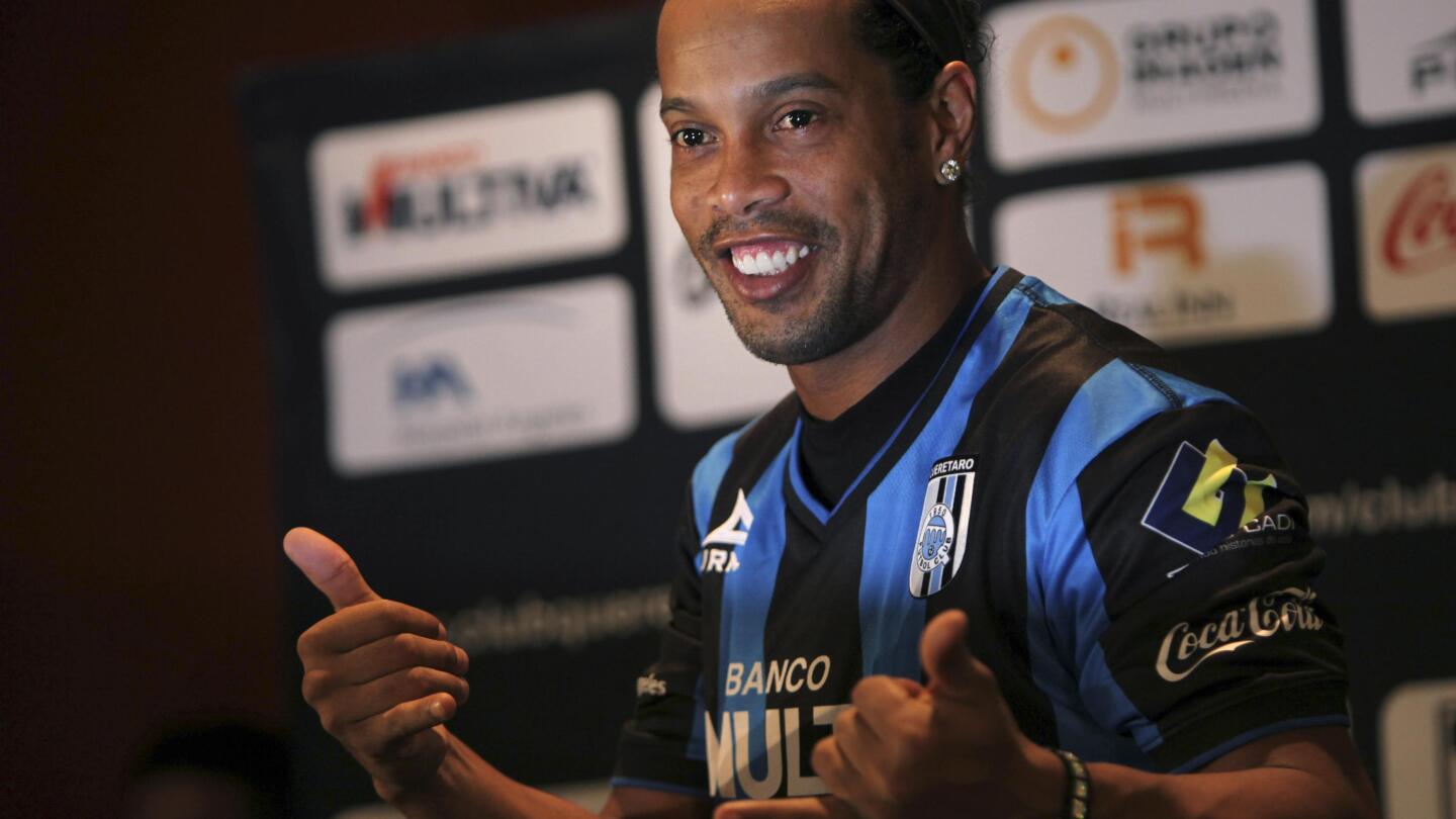 Pelecehan terhadap Ronaldinho mengungkap rasisme sepak bola di Meksiko