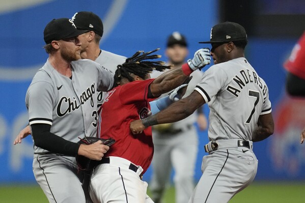 Jose Ramirez homers on birthday, Guardians complete sweep of Rangers