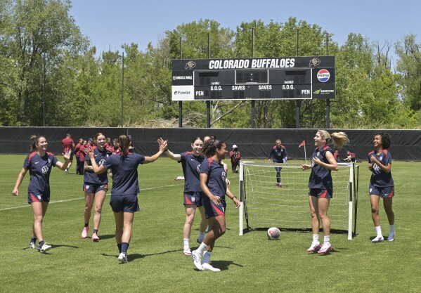 Đội tuyển bóng đá nữ Hoa Kỳ tập luyện vào Thứ Ba, ngày 28 tháng 5 năm 2024, tại Boulder, Colo. (RJ Sangosti / The Denver Post qua AP)