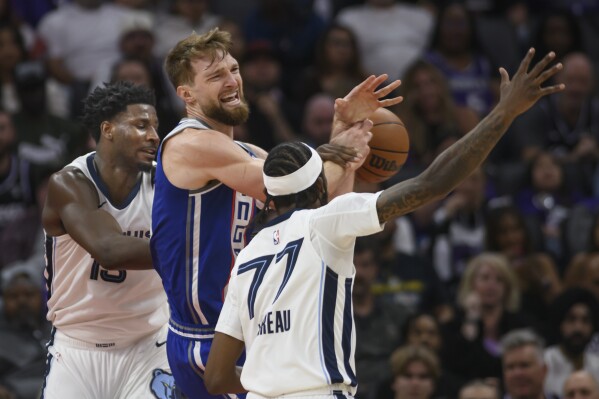 Golden State faces Memphis, looks to break home skid | AP News