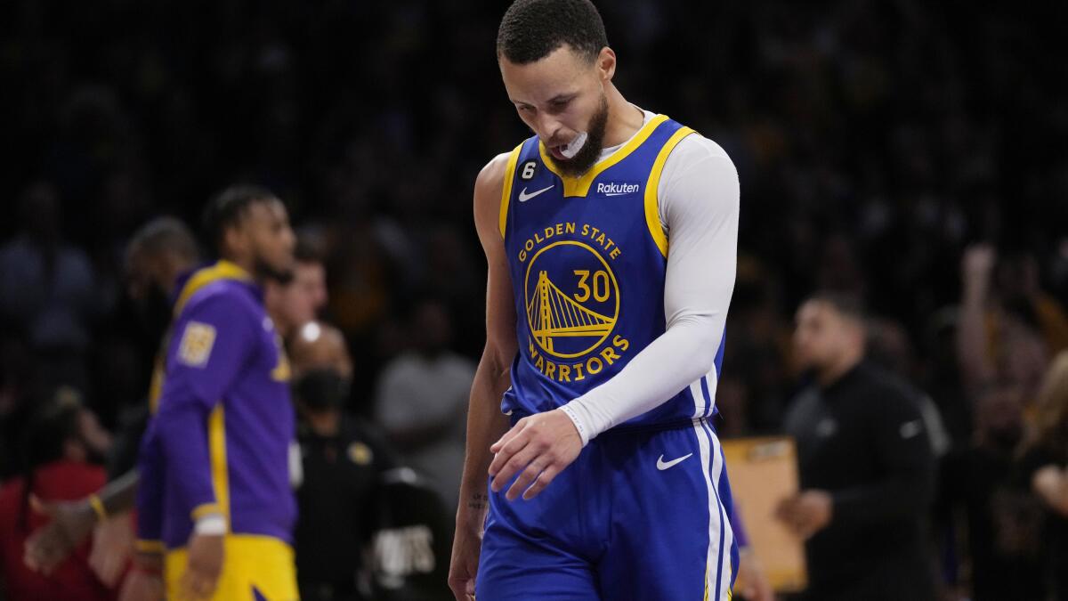 A Curry y Thompson se acaba el combustible y Warriors quedaron eliminados | AP News