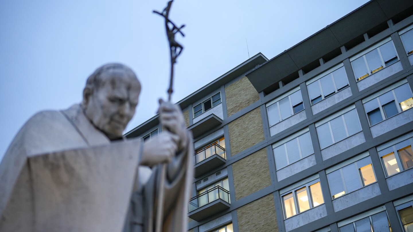 Pope spends quiet first evening in health facility, continues drug treatment and reads papers, Vatican says