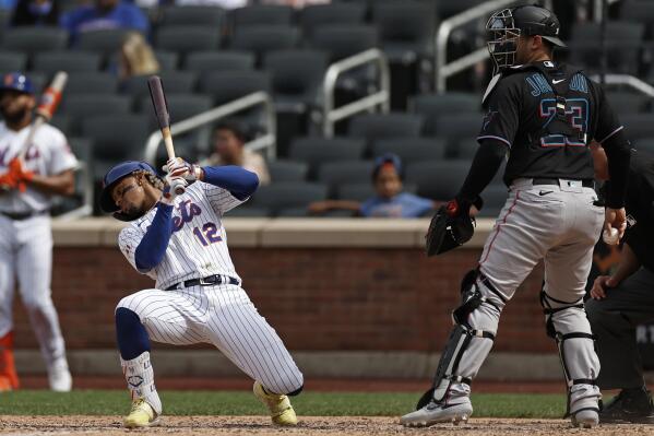 Mets blow lead but rally late once again for fourth straight win