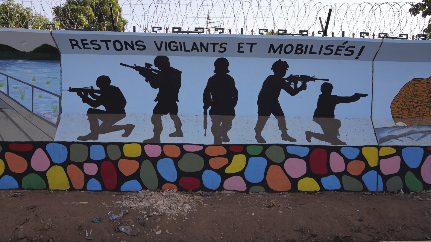 ДАКАР Сенегал АП — Военните сили в Буркина Фасо убиха