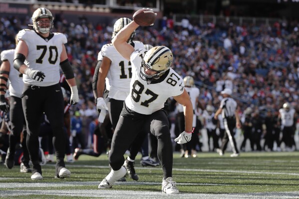 Report: Saints tight end Juwan Johnson signs 1-year extension