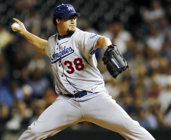 Eric Gagné returns to Dodgers' mound on the 20th anniversary of his 84  consecutive saves streak | AP News