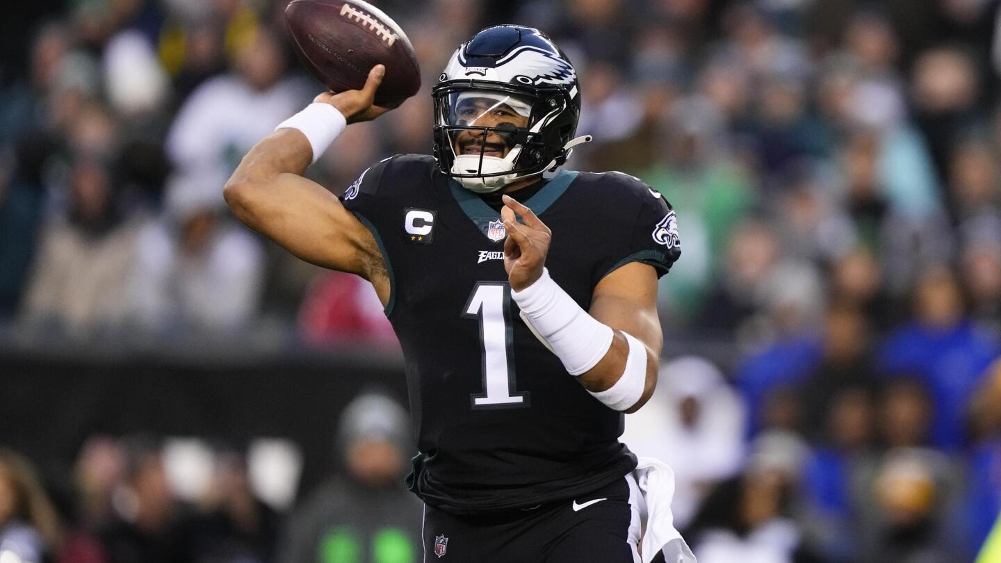 Jalen Hurts makes a statement early as Eagles soar past Giants and