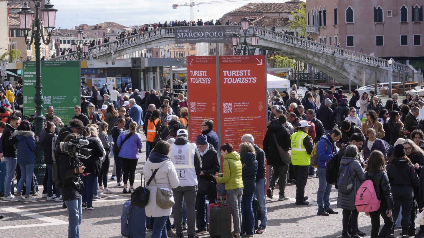 Venice tests a 5-euro entry fee for day-trippers as the city grapples with overtourism