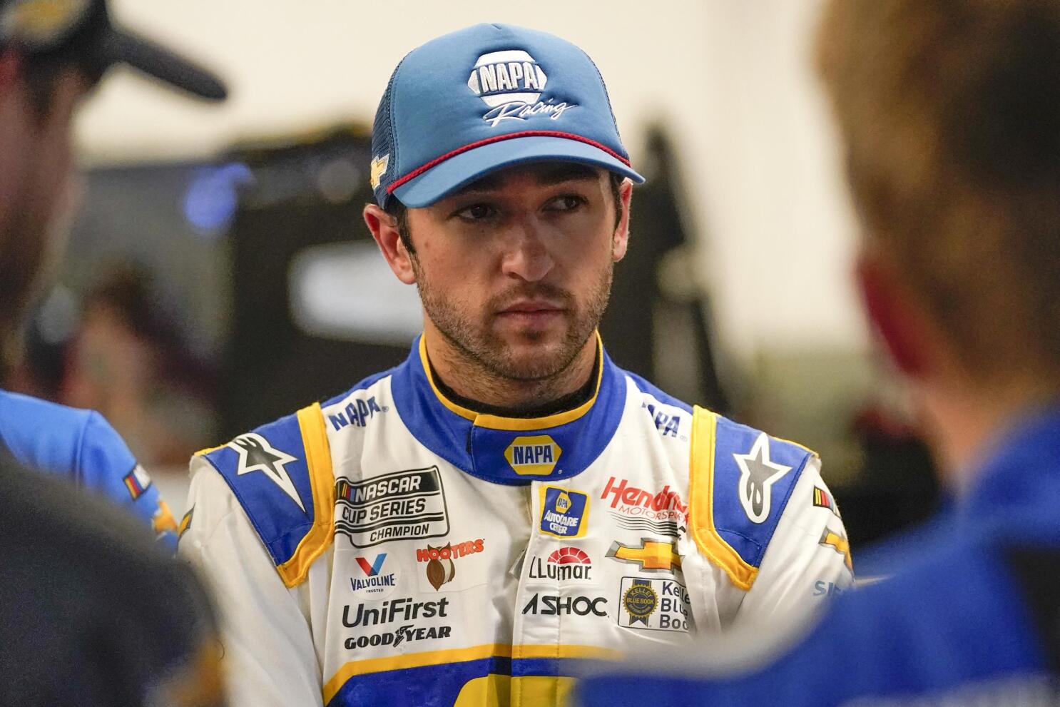 Chase Elliott signs 5-year extension before Daytona 500 | AP News