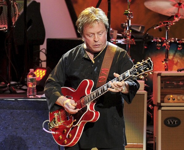 Guitarist and singer Rick Derringer dies at 77 | AP News