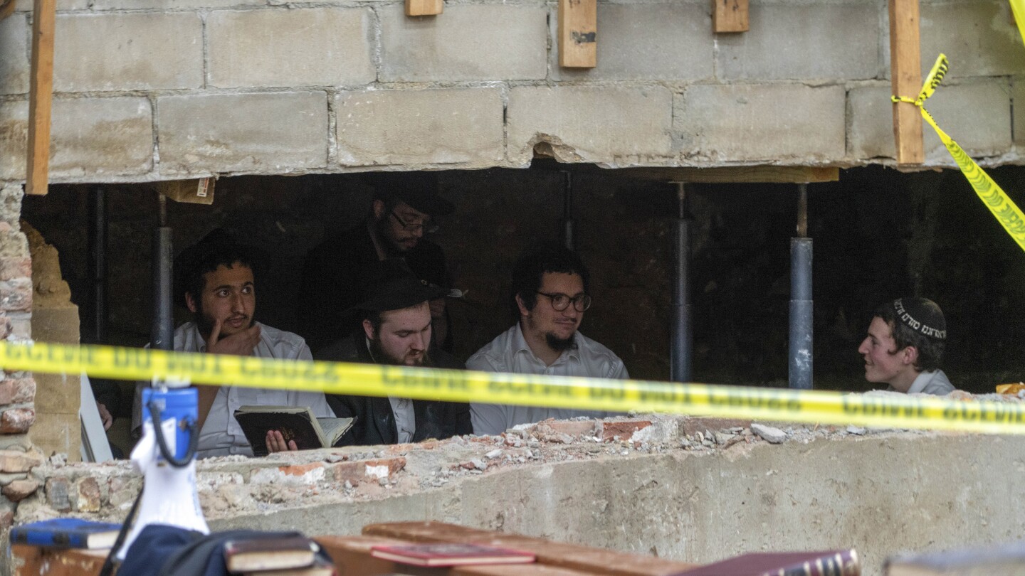 ФОКУС НА ФАКТИТЕ: Откриването на тунел в синагогата на Хабад предизвиква фалшиви твърдения и теории на конспирацията