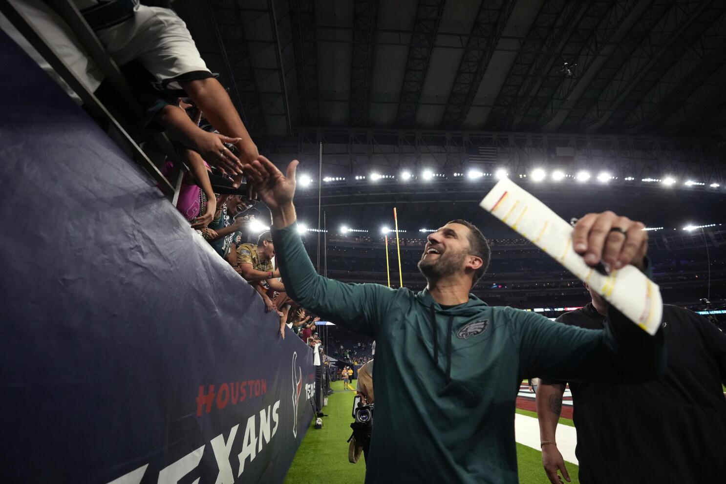 Eagles roll past Texans for first 8-0 start in franchise history