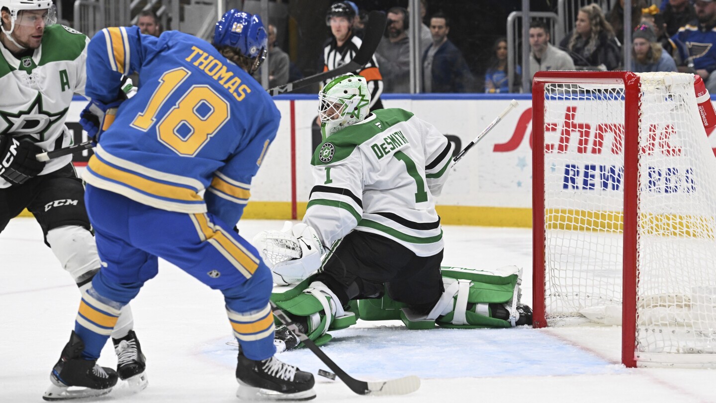 Casey DeSmith secures second shutout as Stars defeat Blues 2-0