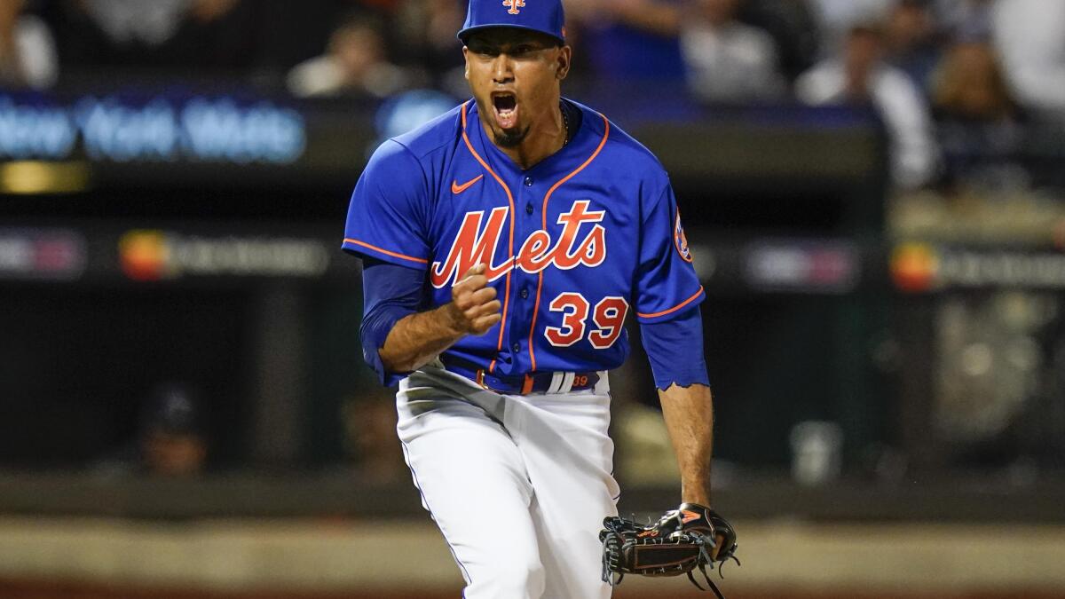 Mets closer Edwin Diaz dominates in four-out save